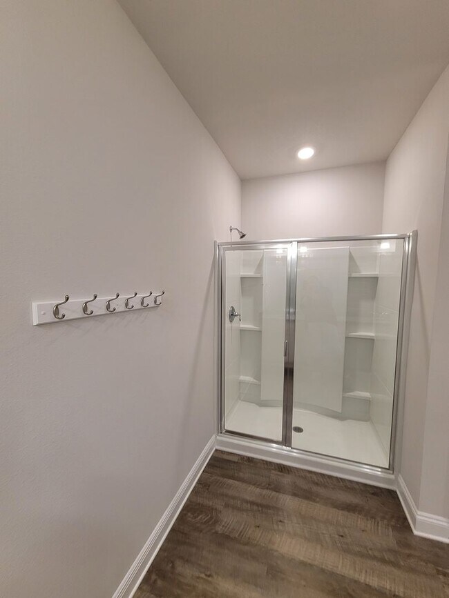 Building Photo - Bridge Harbor!  4 bedroom 2 bath home with...