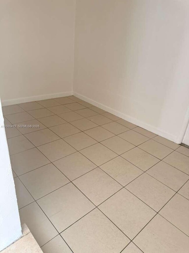 Building Photo - 1942 Adams St