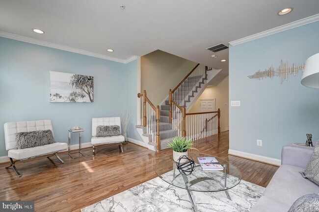 Building Photo - 1236 Harbor Island Walk