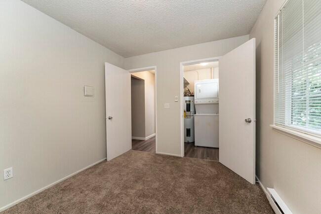 1 Bed 1 Bath - 501 Sq Ft - University Crossing Apartments