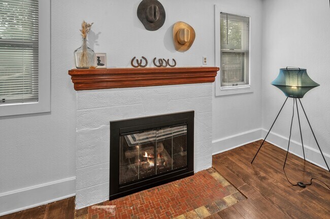 Building Photo - 1402 Fulton Ave