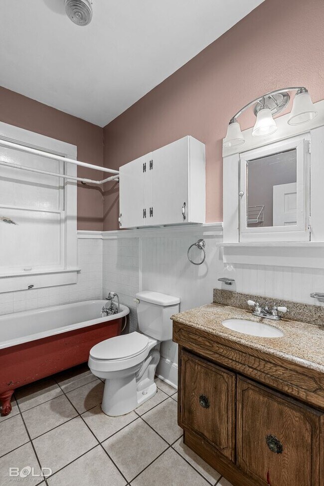 Building Photo - 411 Rutherford St