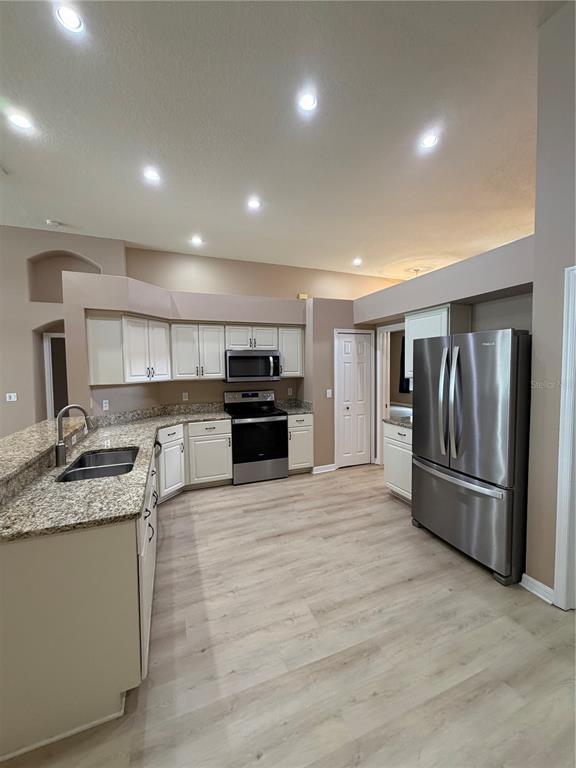 Building Photo - 13813 Bluewater Cir