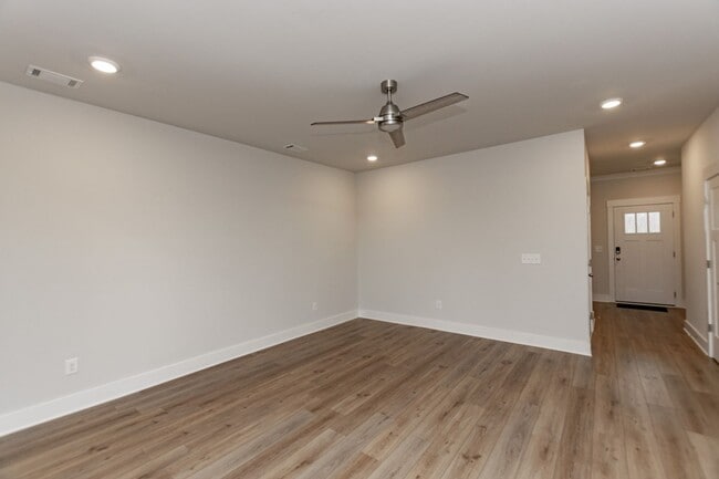 Building Photo - Monte Vista Townhomes