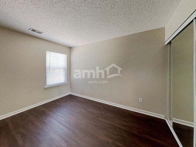 Building Photo - 347 Dogwood Creek Pl