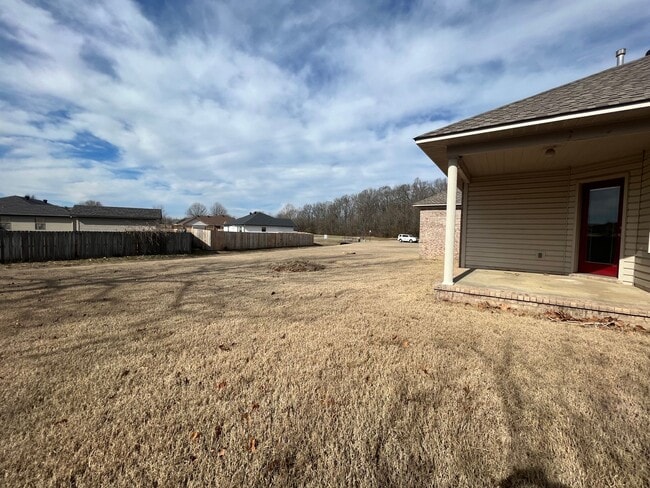 Building Photo - Cabot Rental!