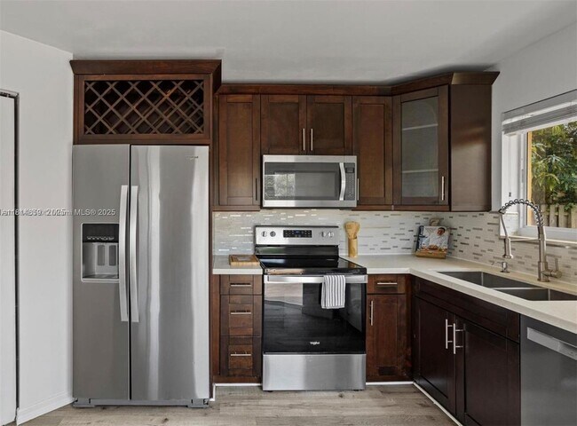 Building Photo - 11041 SW 11th Ct