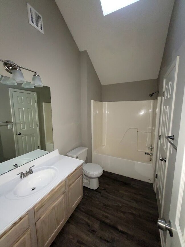 Building Photo - Available Early May | Don’t Miss This Stunning Rental