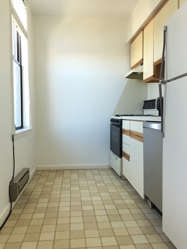Building Photo - 26 Commonwealth Terrace
