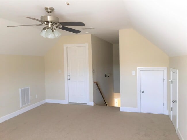 Building Photo - 247 Dobson Branch Ct