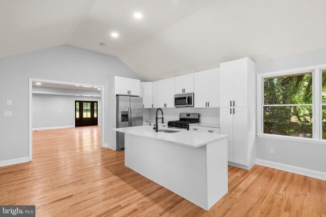 Building Photo - 14906 Dunstan Ln