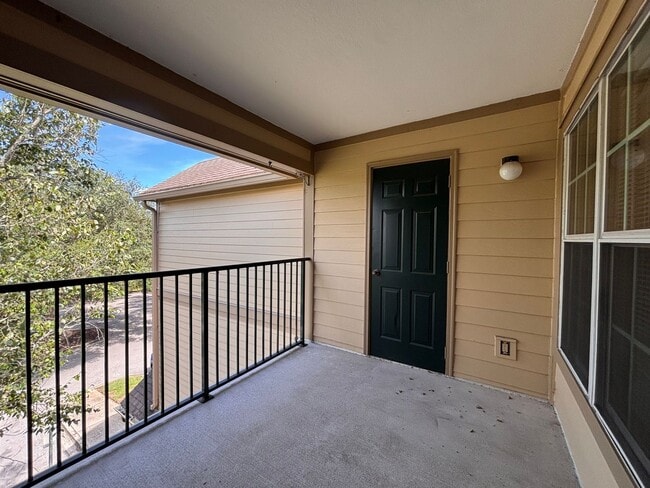 Building Photo - Reserve of Point Meadows Condo!