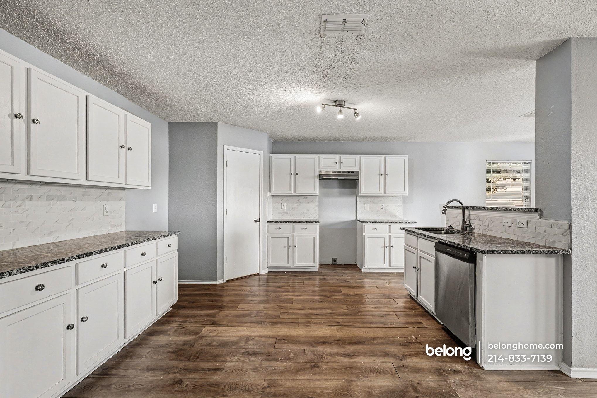 Building Photo - 2256 White Oak Dr