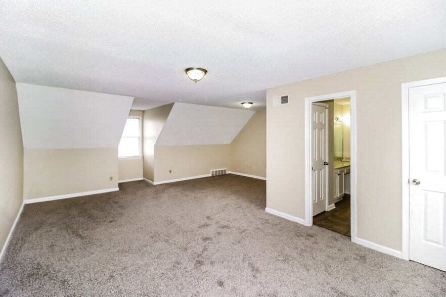 Building Photo - 4055 Delgate Cove