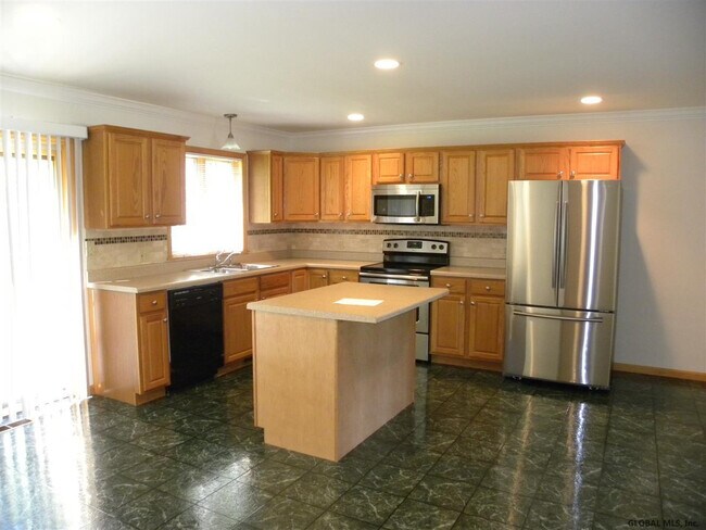 Building Photo - 8 Red Maple Ln