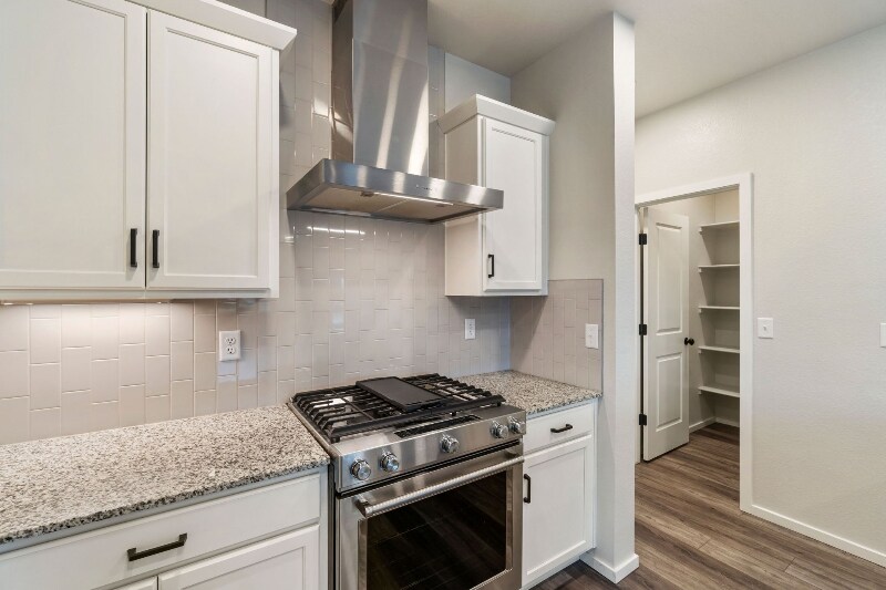 Building Photo - 2720 Barnstormer St