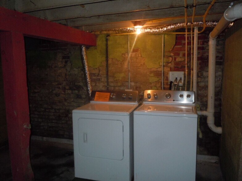 Building Photo - 455 Hoehn St