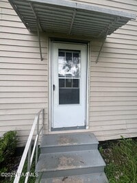 Building Photo - 9123 Cameron St