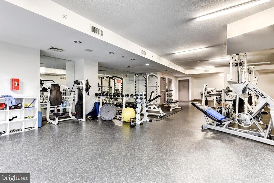 Building Photo - 400 Massachusetts Ave NW