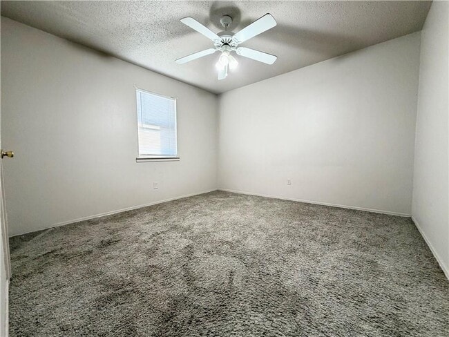 Building Photo - 102 NW K St