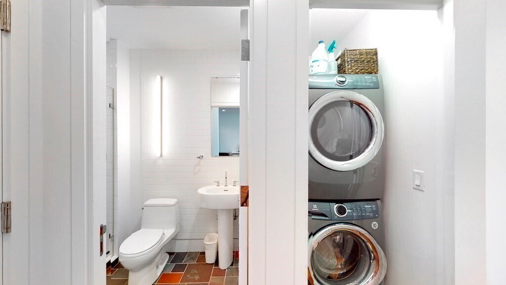 Building Photo - 49 N Margin St