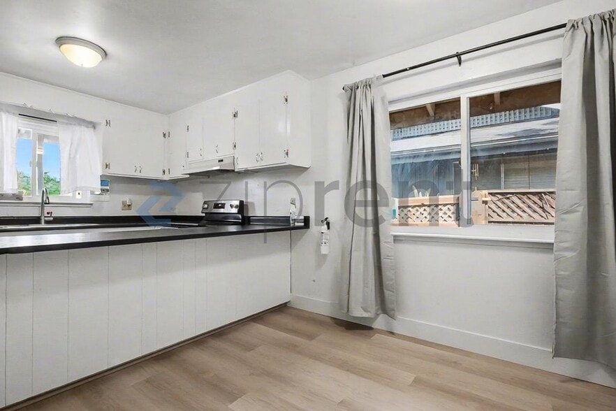 Building Photo - 2306 Ramon Dr