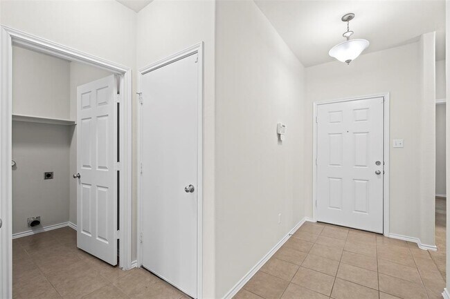 Building Photo - 156 Marcheeta Way