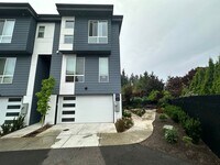 Building Photo - South Everett Townhome