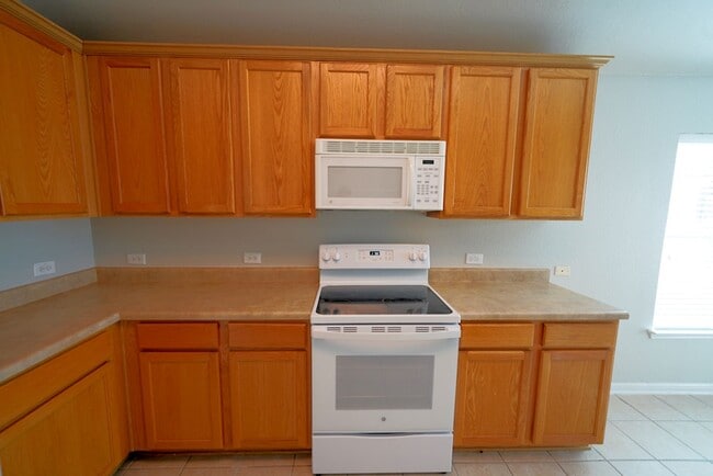 Building Photo - Gorgeous Single Story Home in Cibolo! Real...
