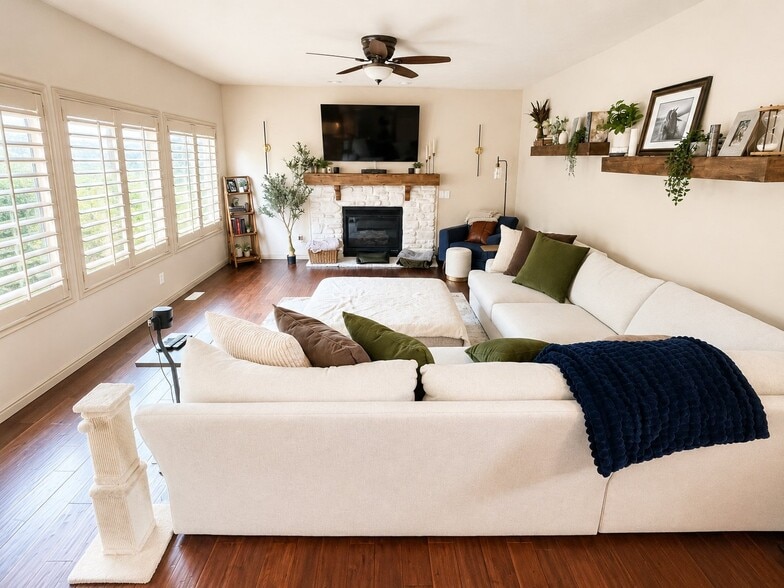 Building Photo - 11093 Alta Crest Dr