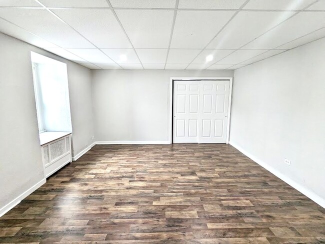 Building Photo - 346 39th St