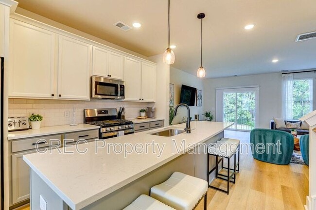 Building Photo - 1010 Pettiford Pl