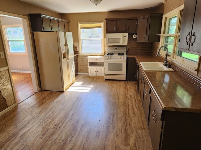 Building Photo - 1507 kiowa