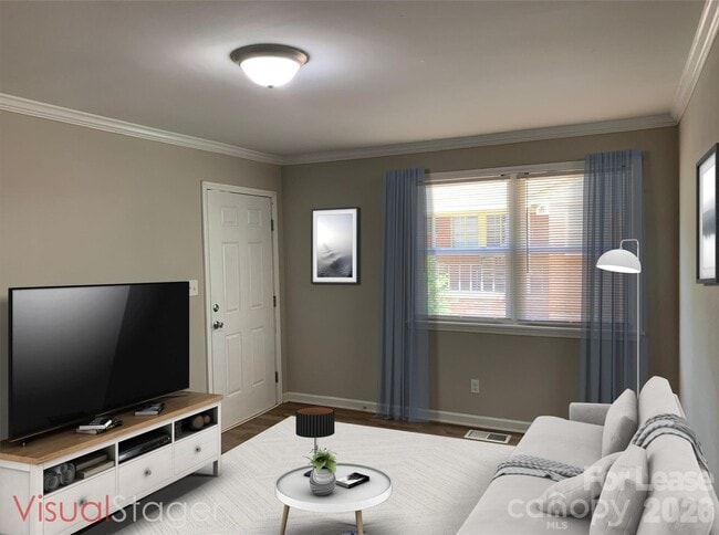 Building Photo - 2717 Columbus Cir