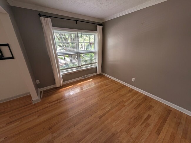 Building Photo - 808 Leprechaun Ln