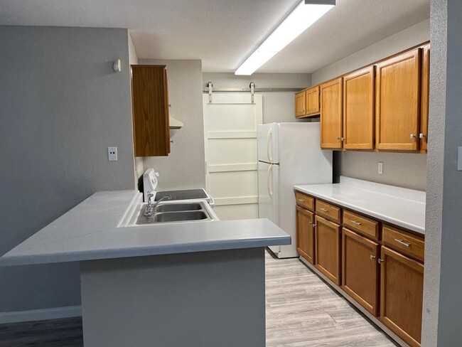 Building Photo - 10637 Braes Bend Dr