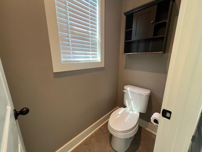 Building Photo - Beautiful Brick Home in Mimms Trail