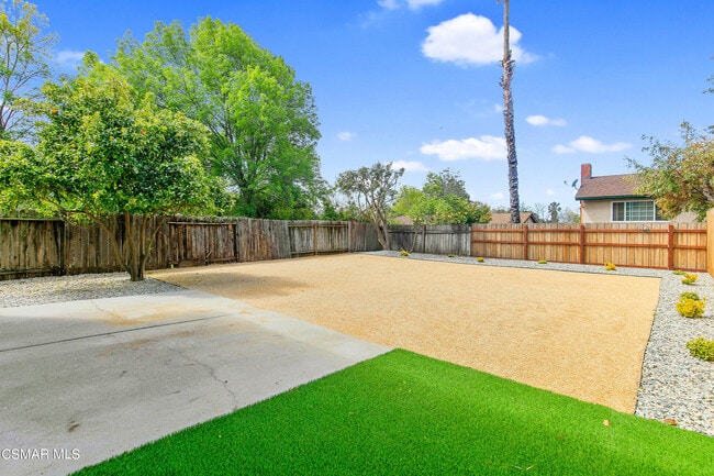 Building Photo - 2641 Calle Abedul