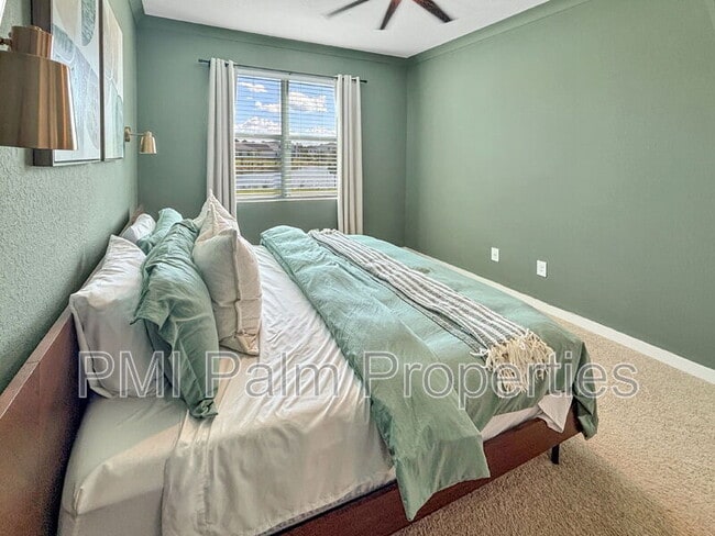 Building Photo - 5989 SE Sky Blue Cir