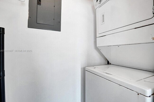 Building Photo - 244 Biscayne Blvd