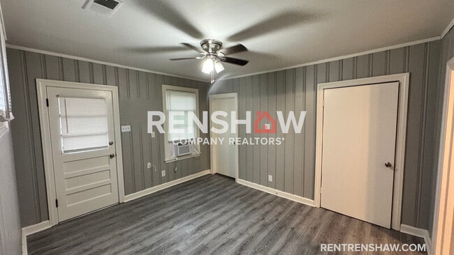 Building Photo - 1059 Maria St