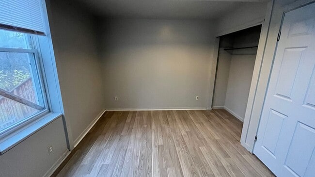 Building Photo - 212 Ophelia St