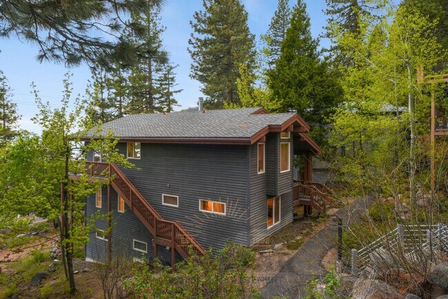 Building Photo - 101 Red Cedar Dr