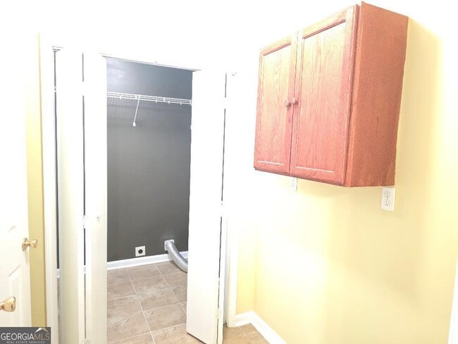 Building Photo - 2929 Level Ridge Rd SE