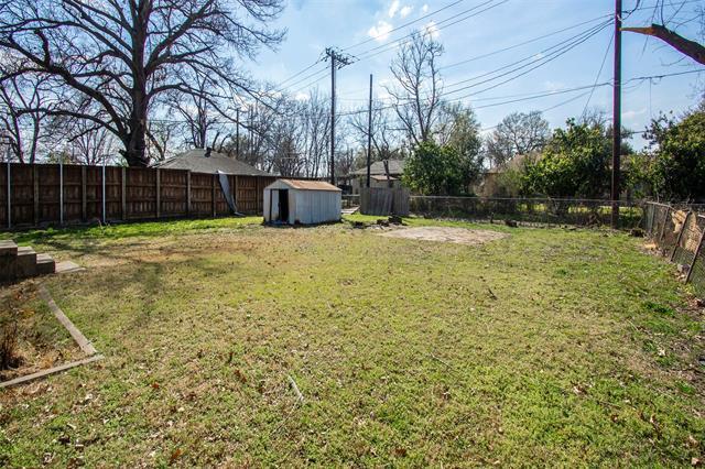 Building Photo - 1925 Hilltop Dr