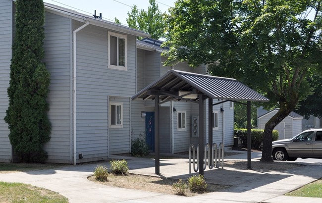 Primary Photo - Townhouse Terrace