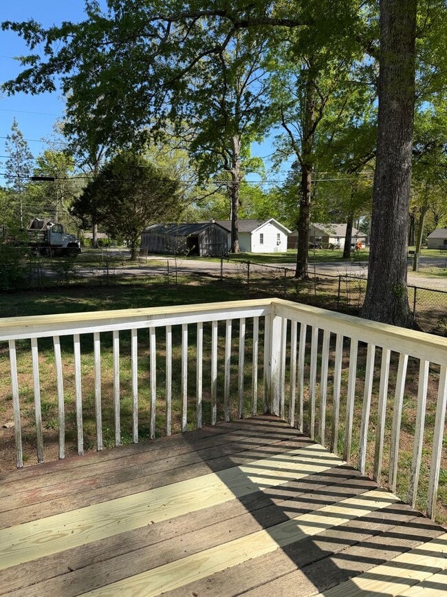 Building Photo - East Brainerd