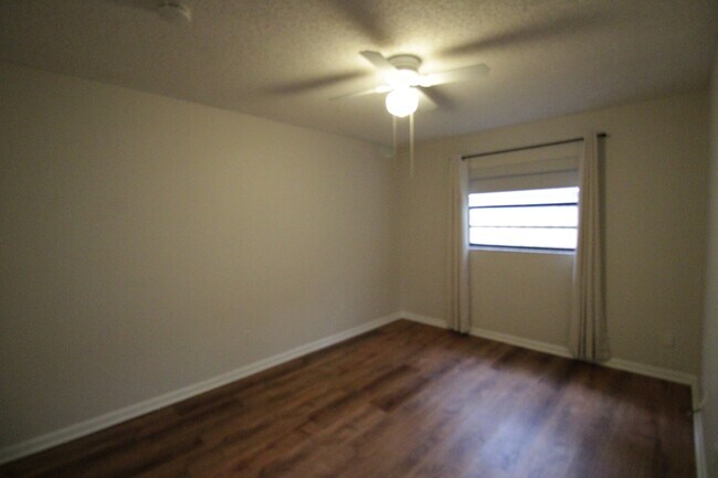 Building Photo - 1228 SW 75th Dr