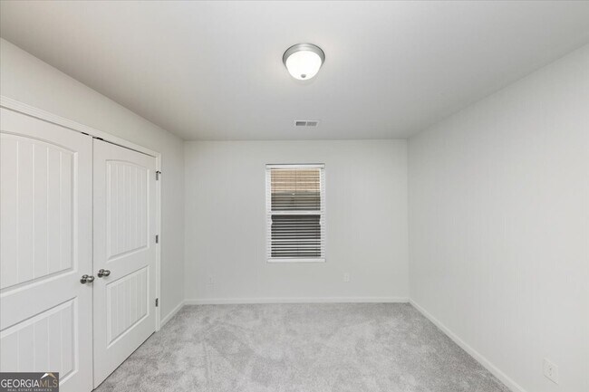 Building Photo - 541 Tulip Ln