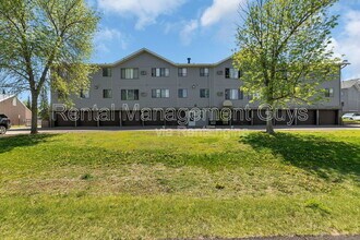 Building Photo - 133 Cedar Ct E